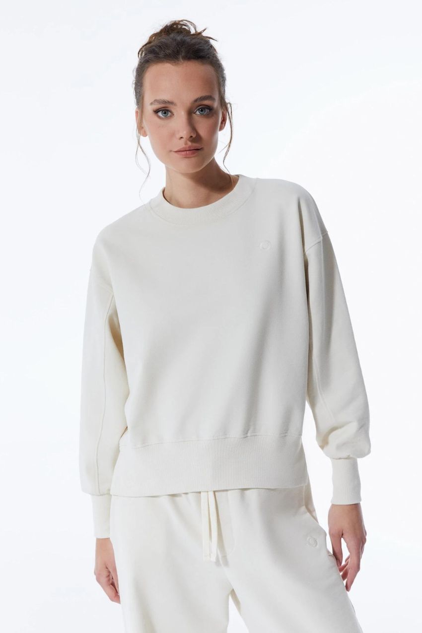 COJ Elsa Crew Neck Long Sleeve Sweatshirt Off-White